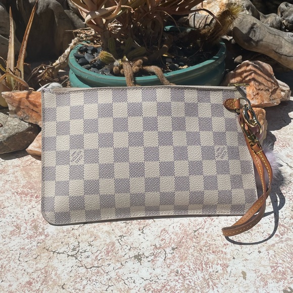 Louis Vuitton Damier Azur pouchette - Picture 8 of 12